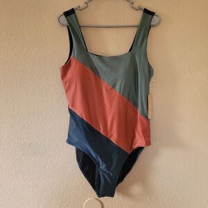 Albion The Margot One Piece Swimsuit Size Xlarge Pipeline Sage Colorblock NWT